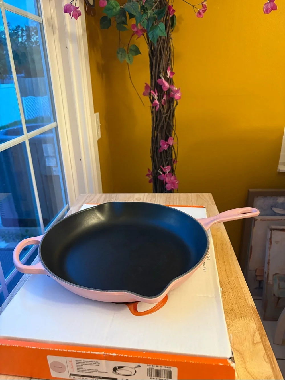 Le Creuset Signature Cast Iron Skillet Sugar Pink